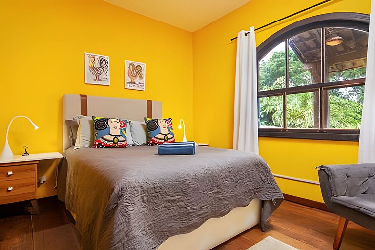 Casa com churrasqueira, piscina e vista para 6