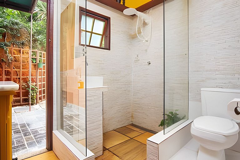 Casa com churrasqueira, piscina e vista para 6