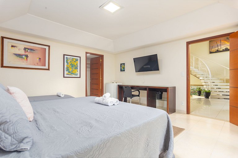 Mansion meters away from Ferradura Beach